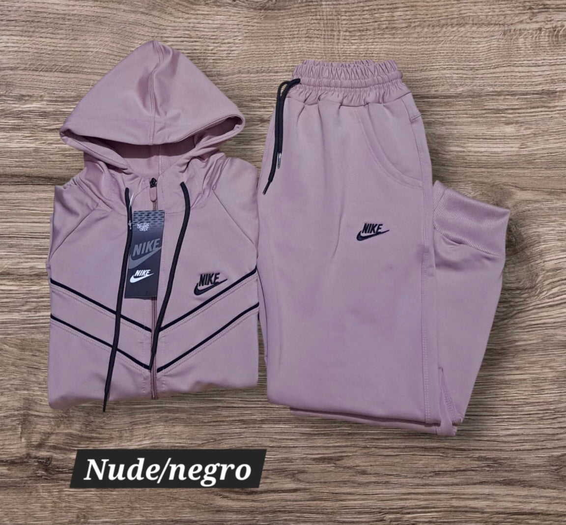 Conjunto Nike para dama