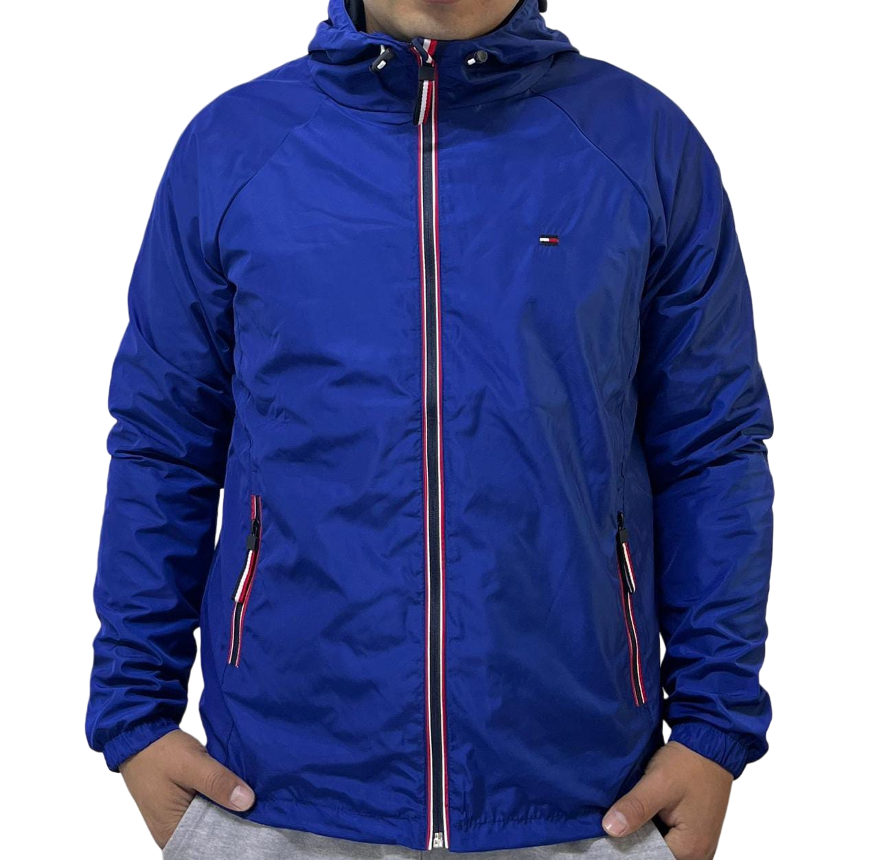 Casaca Tommy H con capucha impermeable