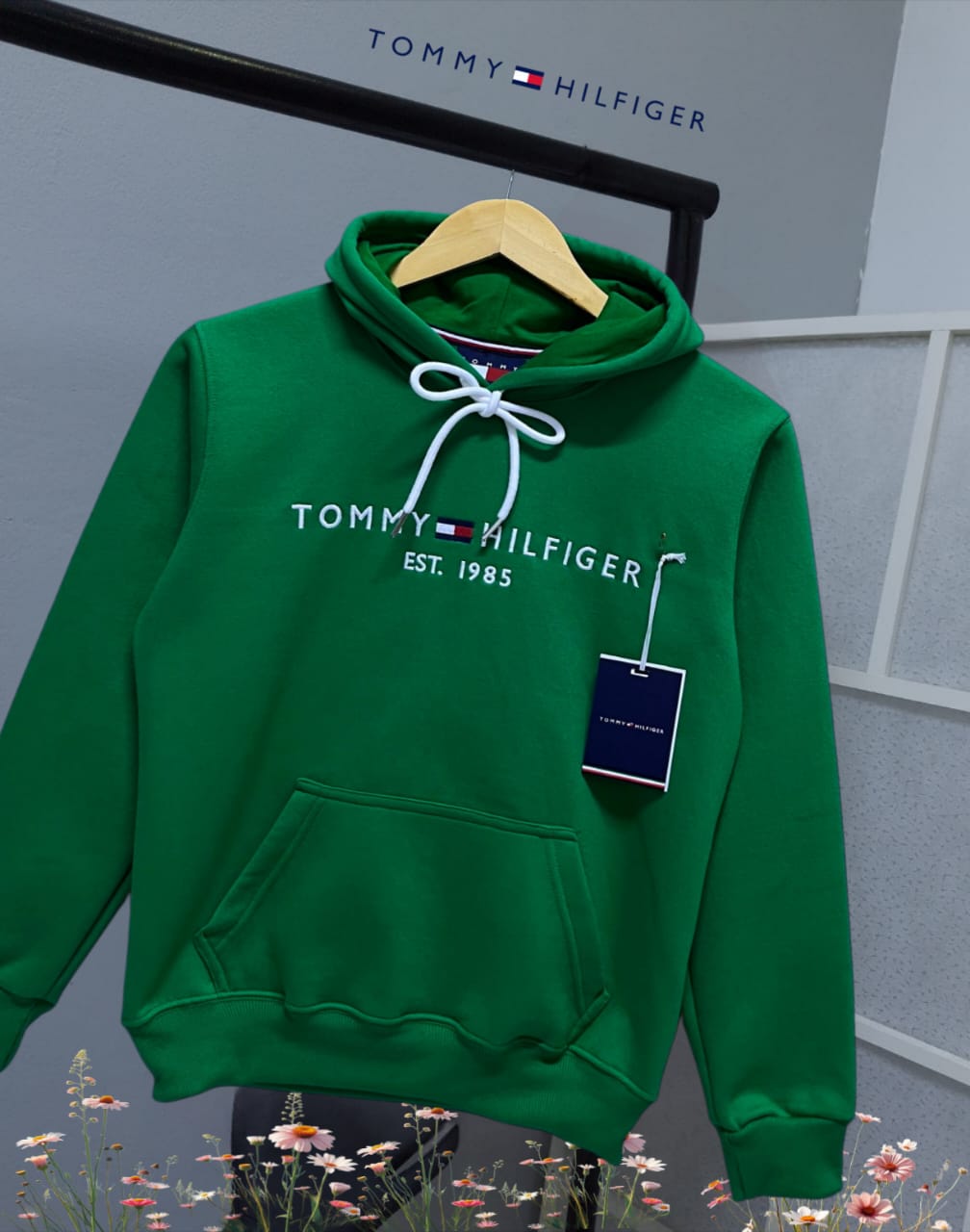 Polera Tommy H con capucha para dama