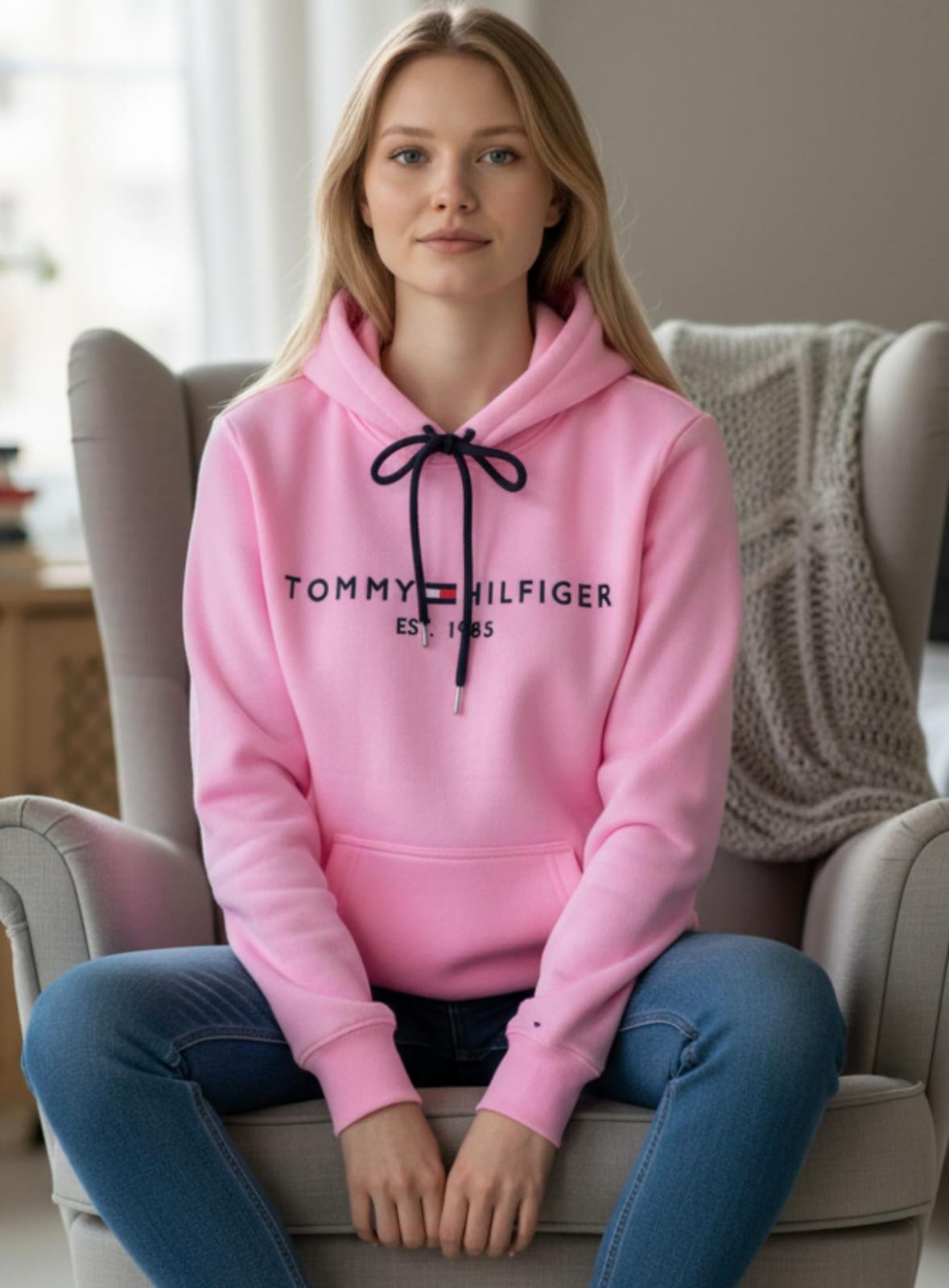 Polera Tommy H con capucha para dama