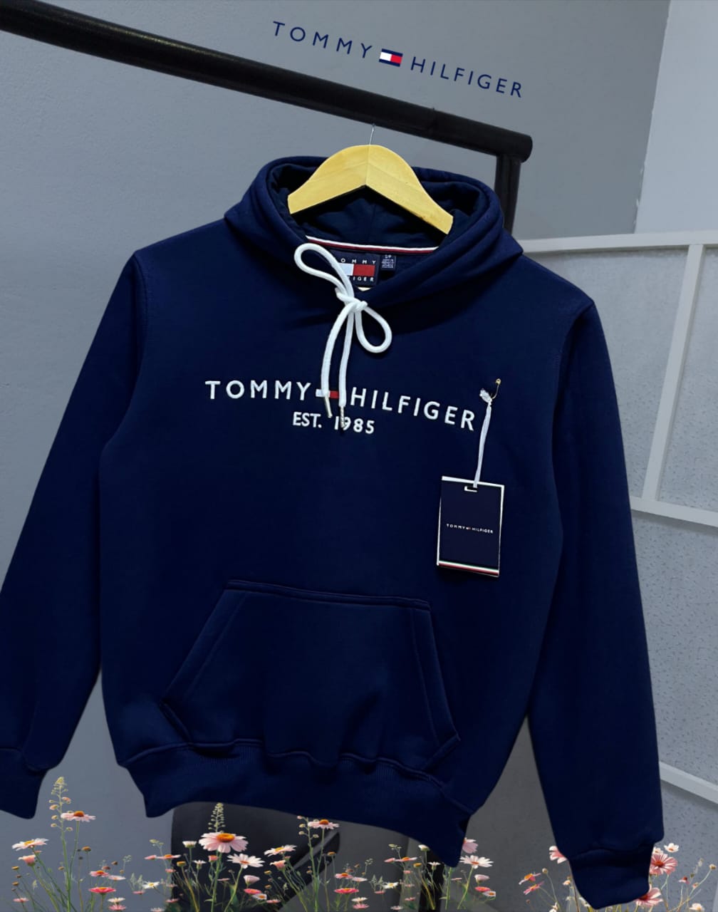 Polera Tommy H con capucha para dama