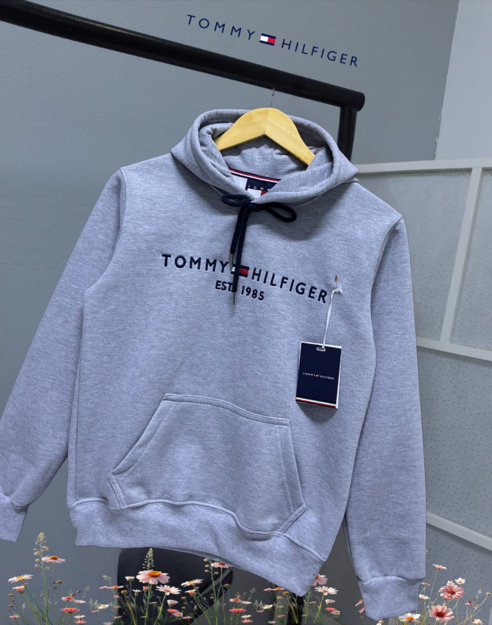 Polera Tommy H con capucha para dama