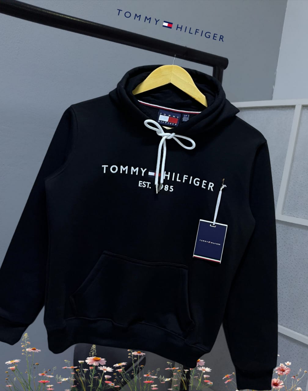 Polera Tommy H con capucha para dama color negro