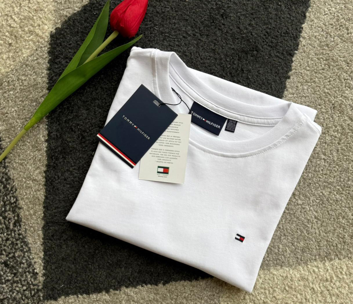 Polo Tommy Hilfiger cuello redondo para dama