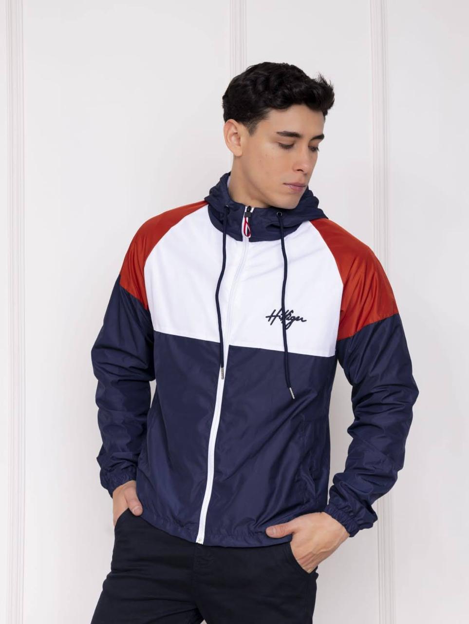 Cortaviento Tommy con capucha impermeable