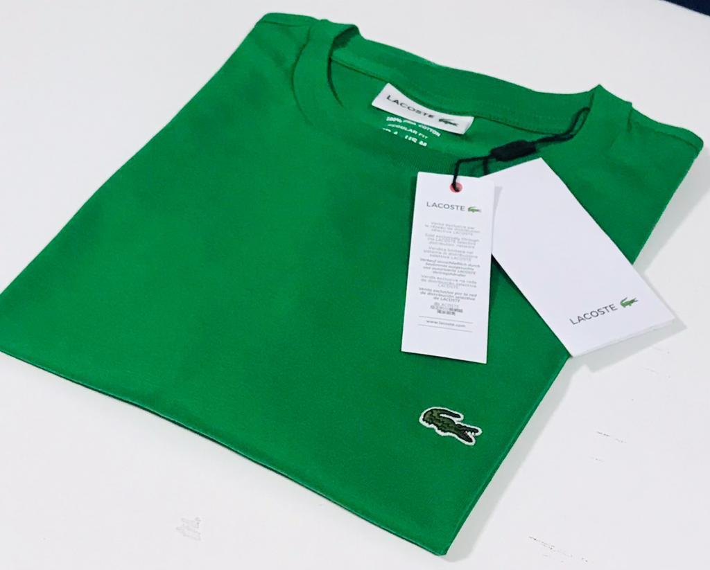 Polo Lacoste cuello redondo manga corta