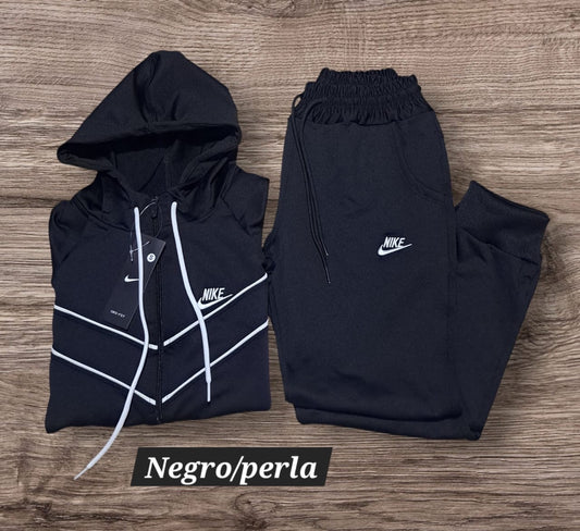 Conjunto deportivo adidas para dama