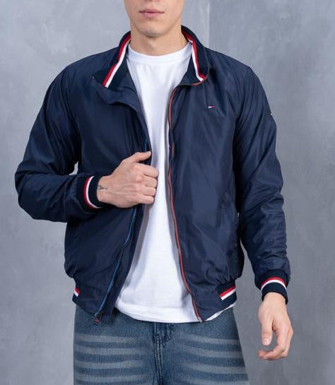 Casaca Tommy Hilfiger acolchada impermeable color azul