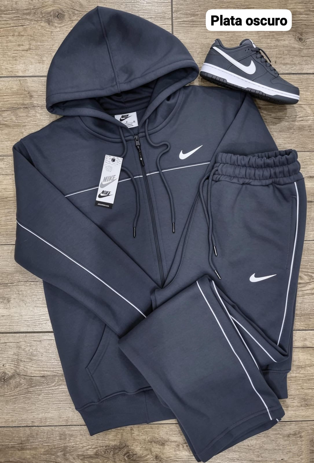Conjunto buzo Nike