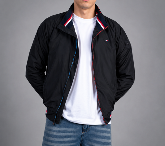 Casaca Tommy Hilfiger acolchada impermeable color negro