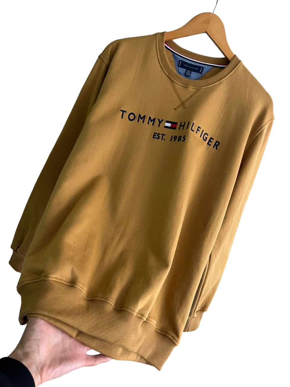 Polera TH cuello redondo color mostaza