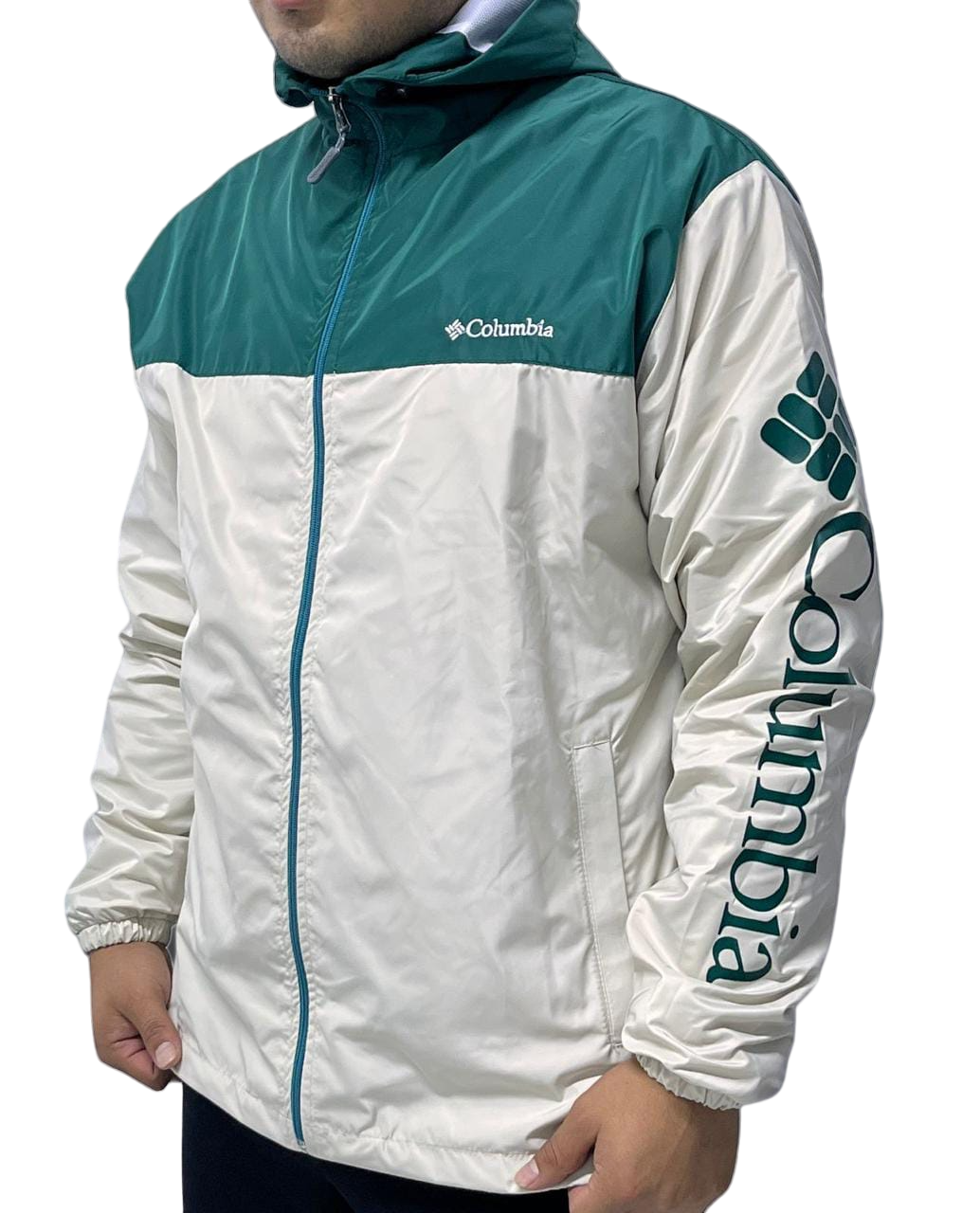 Casaca columbia con capucha impermeable