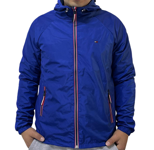 Casaca Tommy H con capucha impermeable