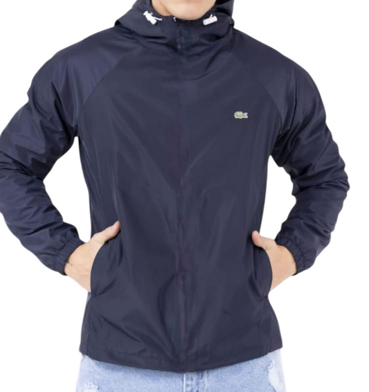 Casaca Lacoste con capucha impermeable