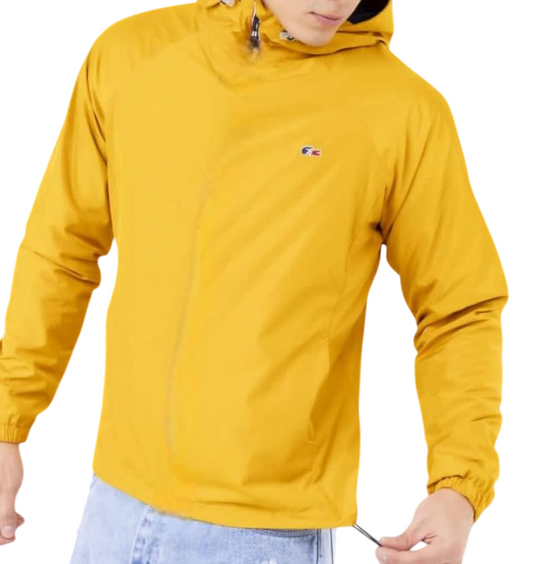 Casaca Lacoste con capucha impermeable