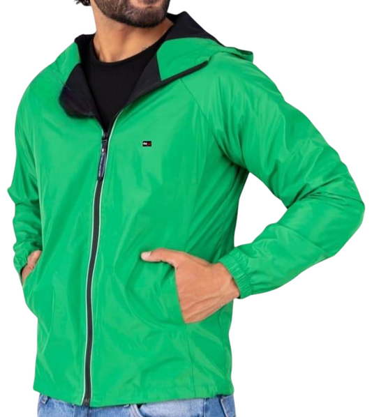 Casaca Tommy H con capucha impermeable