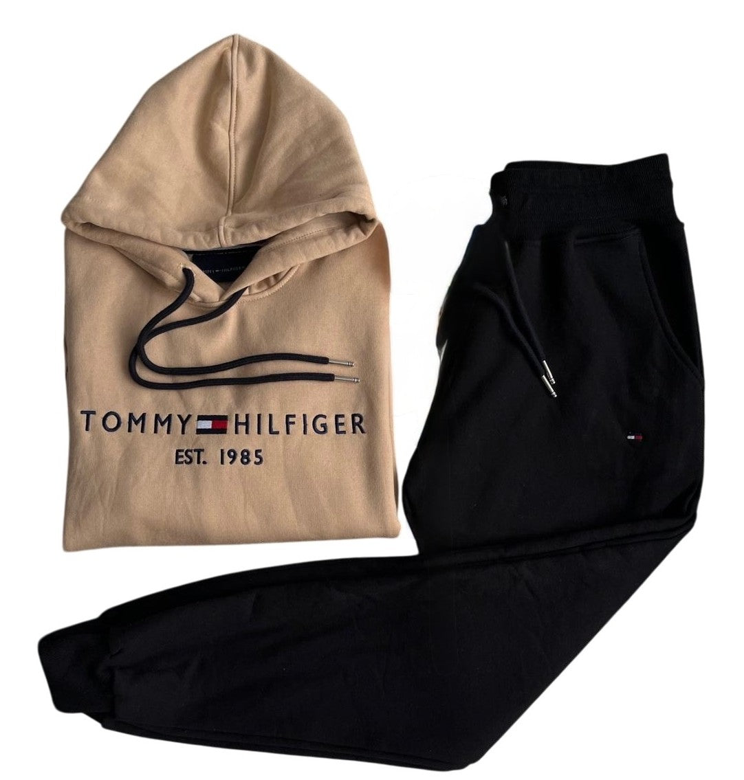 Conjuntos Tommy H para dama con capucha