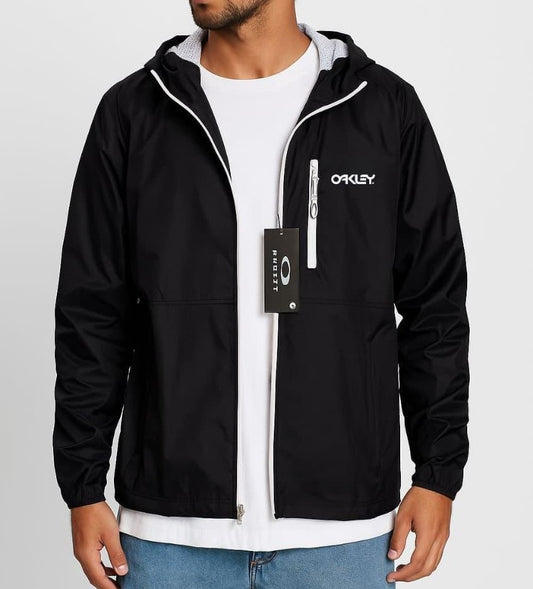 Cortaviento oakley con capucha impermeable
