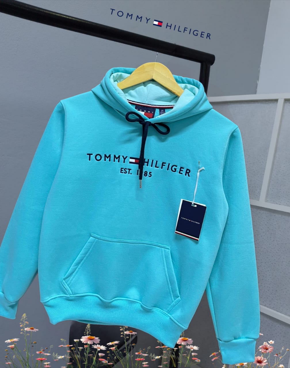 Polera Tommy H con capucha para dama
